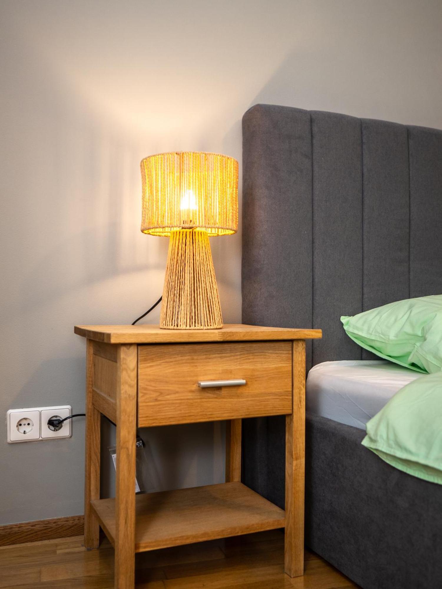 Apartamento Spacious 2br For 8 Guests, Quite Centre, Art Nouveau Area *
