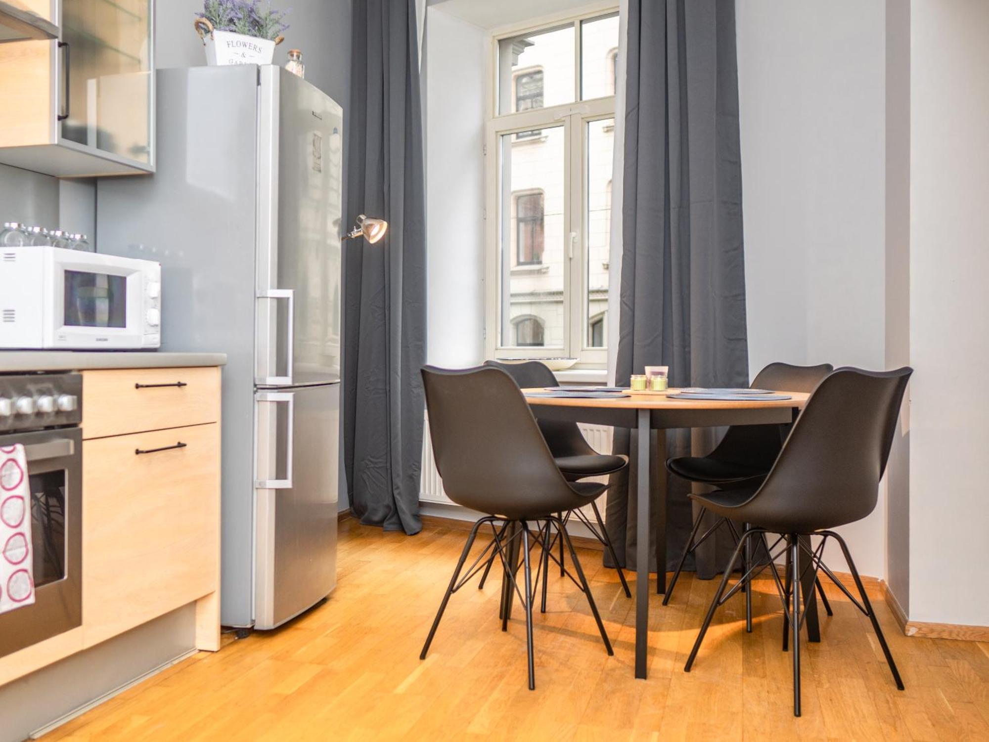 Apartamento Spacious 2br For 8 Guests, Quite Centre, Art Nouveau Area *