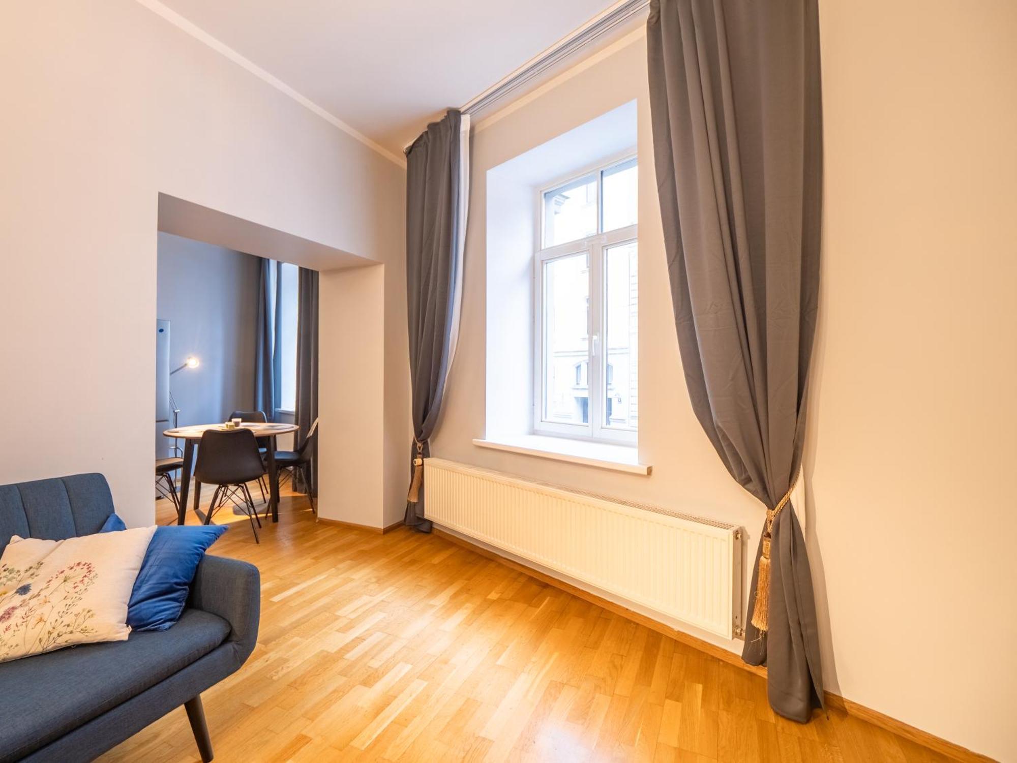 Spacious 2br For 8 Guests, Quite Centre, Art Nouveau Area Riga
