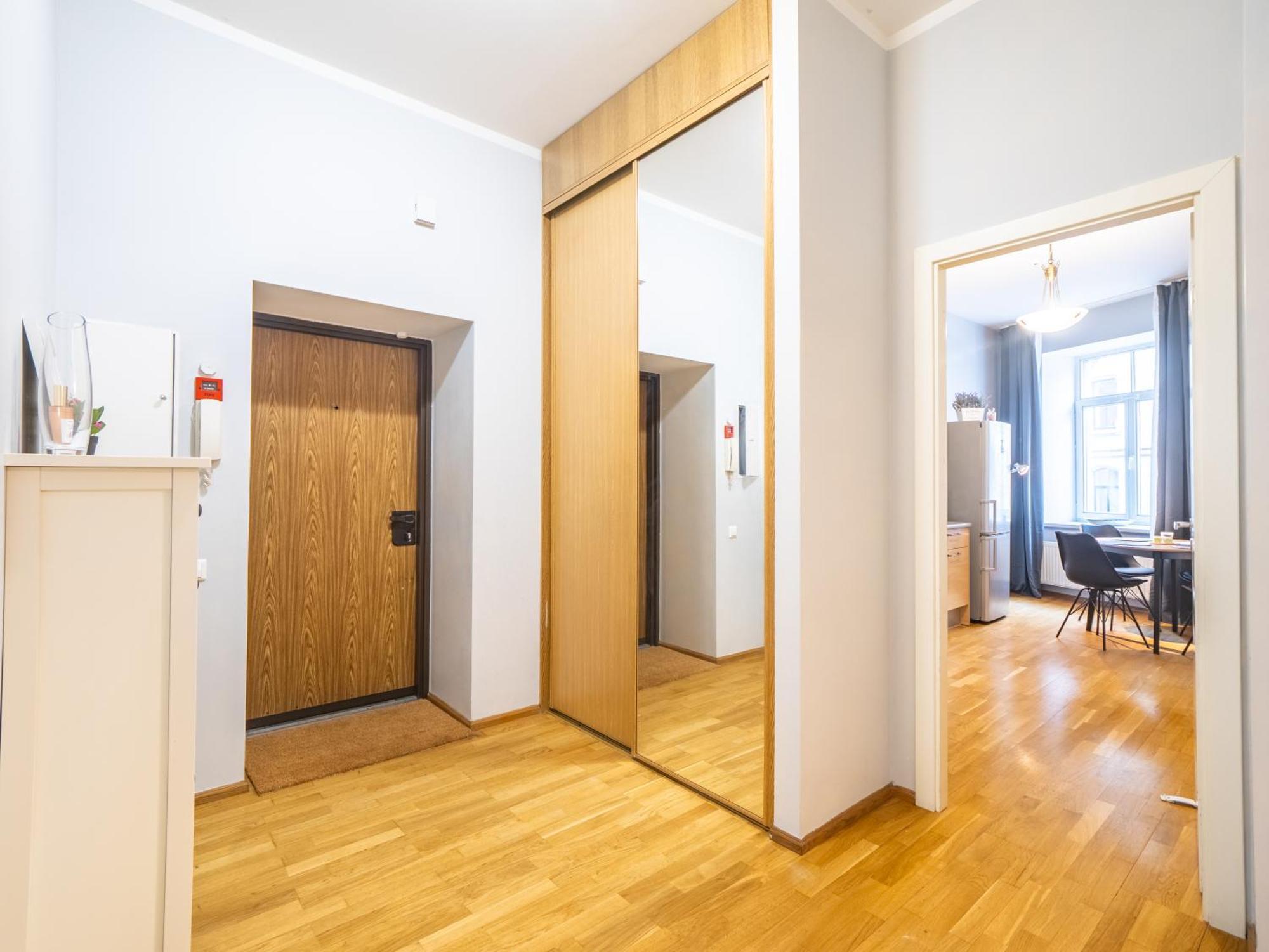 Spacious 2br For 8 Guests, Quite Centre, Art Nouveau Area Apartment *